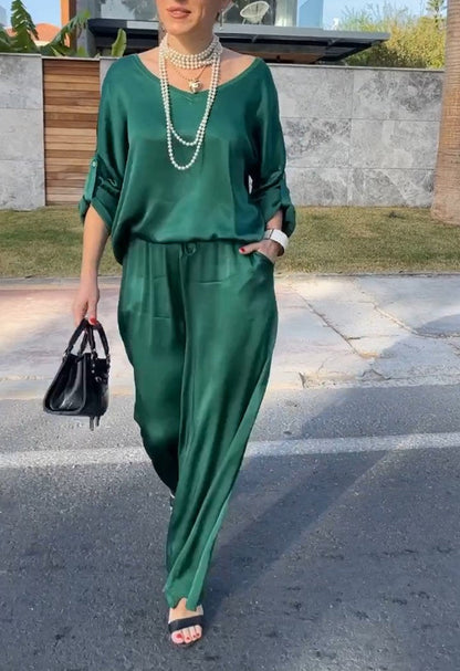 Two-Piece Satin Crewneck Set with Elbow Sleeves – Leonora – Green