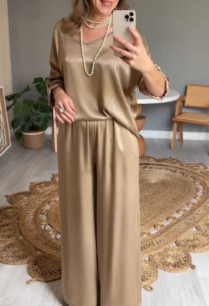 Two-Piece Satin Crewneck Set with Elbow Sleeves – Leonora – view 4
