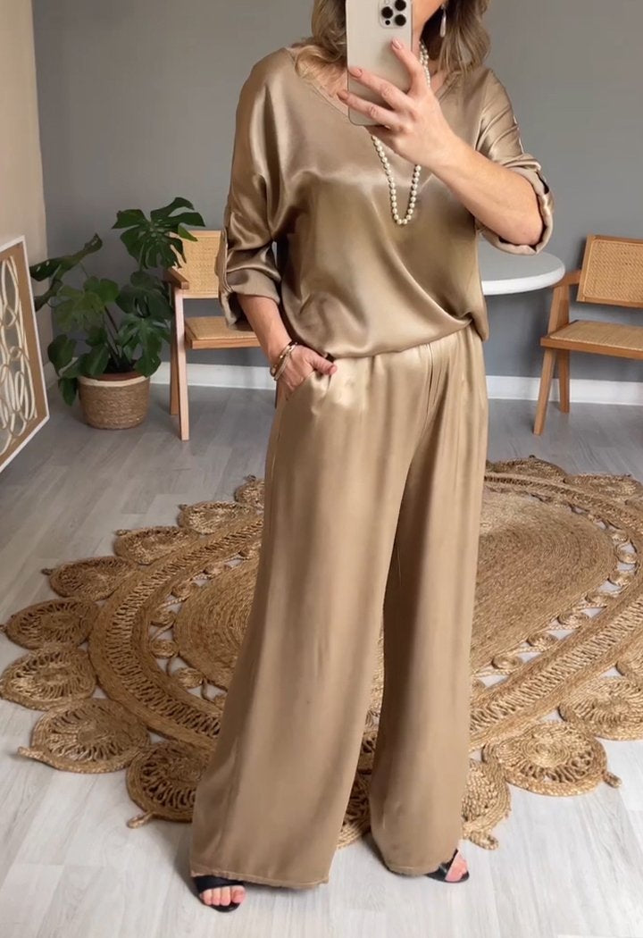 Two-Piece Satin Crewneck Set with Elbow Sleeves – Leonora – Brown