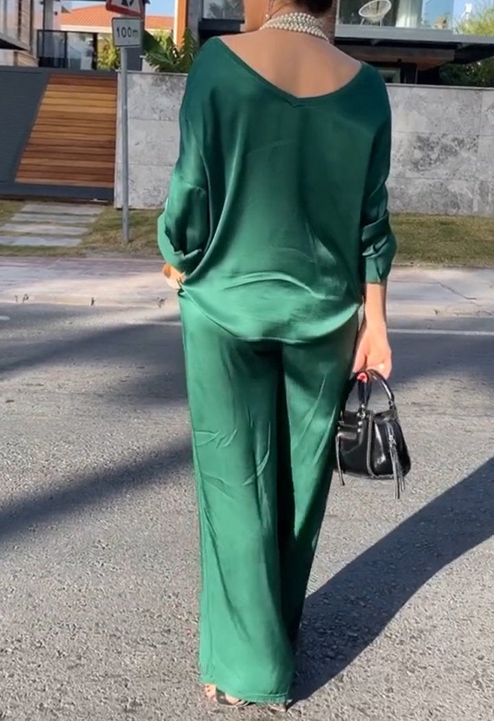 Two-Piece Satin Crewneck Set with Elbow Sleeves – Leonora – view 9