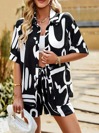 Two-Piece Set with Printed Relaxed Shirt and Shorts – Elsa – Black