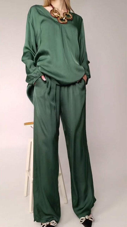 Women's Comfort Satin Long-Sleeve Crewneck Set – Carys – Green