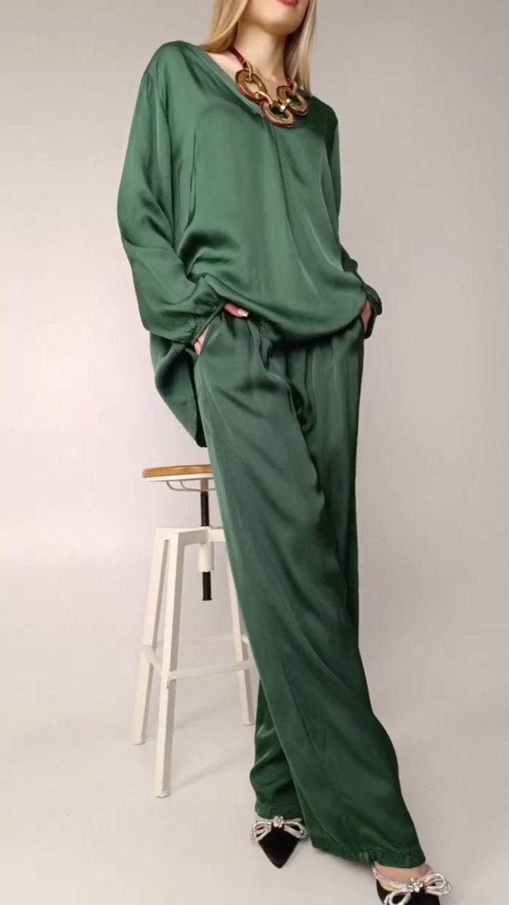 Women's Comfort Satin Long-Sleeve Crewneck Set – Carys – view 2