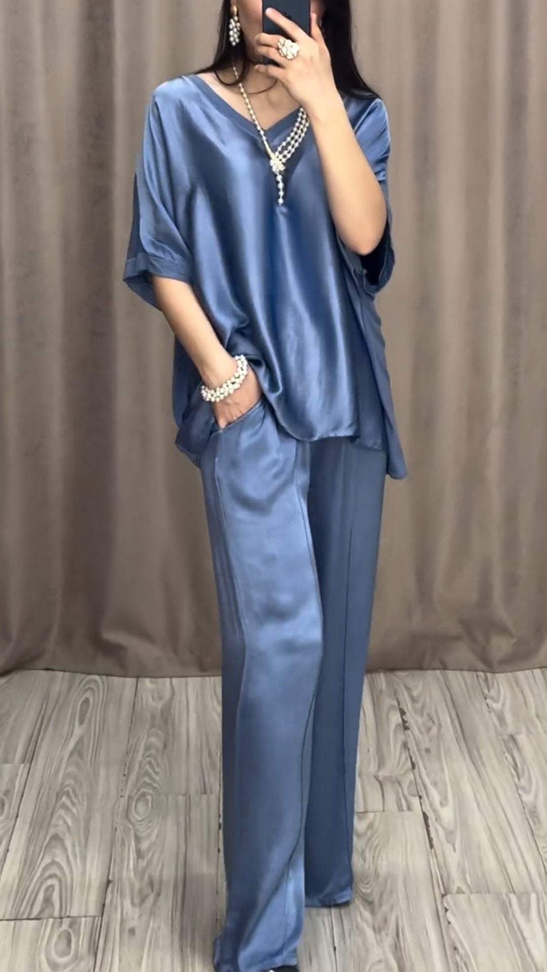 Women's Satin Short-Sleeve V-Neck Set – Elvira