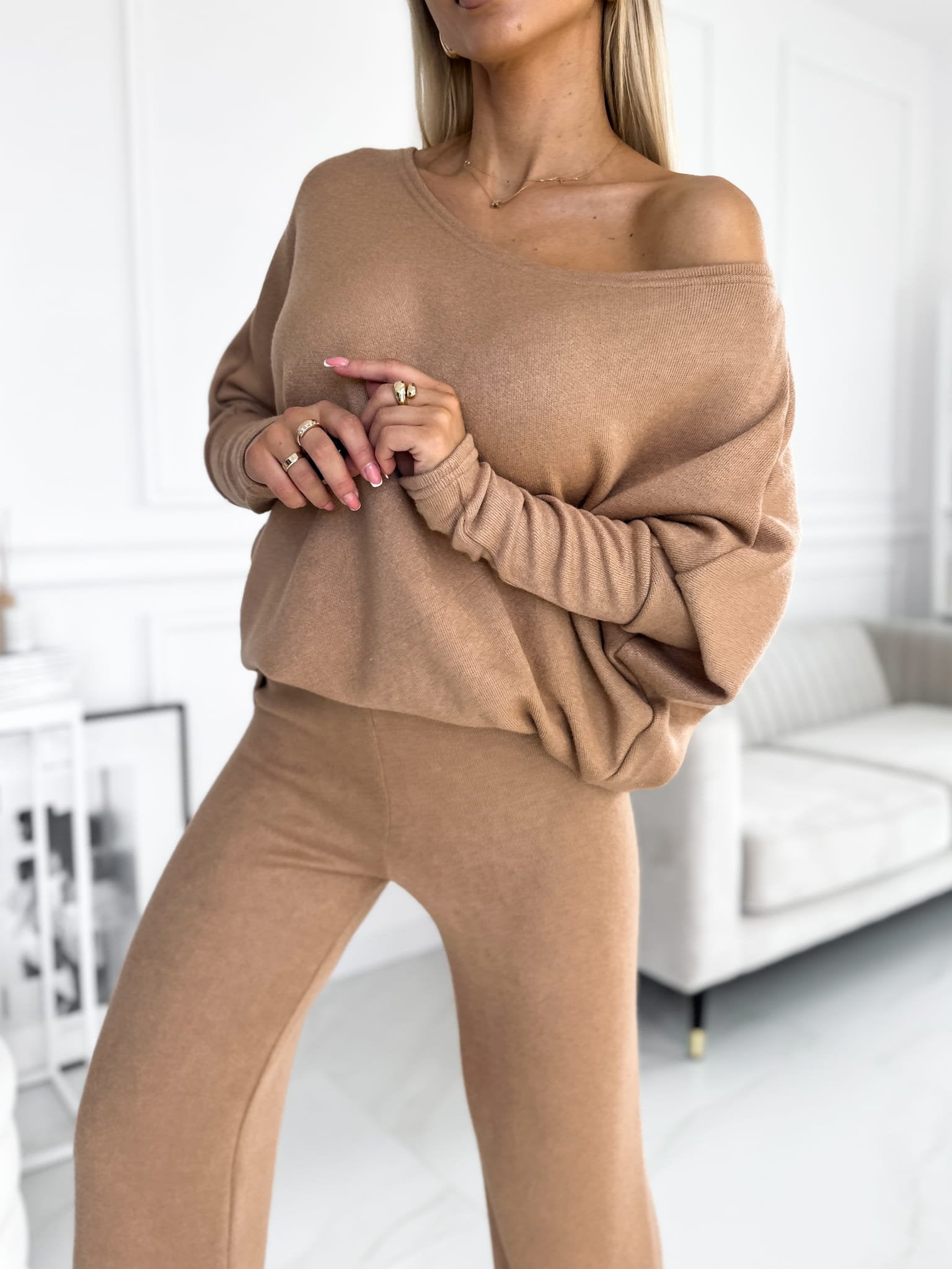 Women's Batwing-Sleeve Top and Solid Wide-Leg Pants Set – Demi – view 4