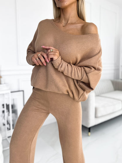 Women's Batwing-Sleeve Top and Solid Wide-Leg Pants Set – Demi – view 4