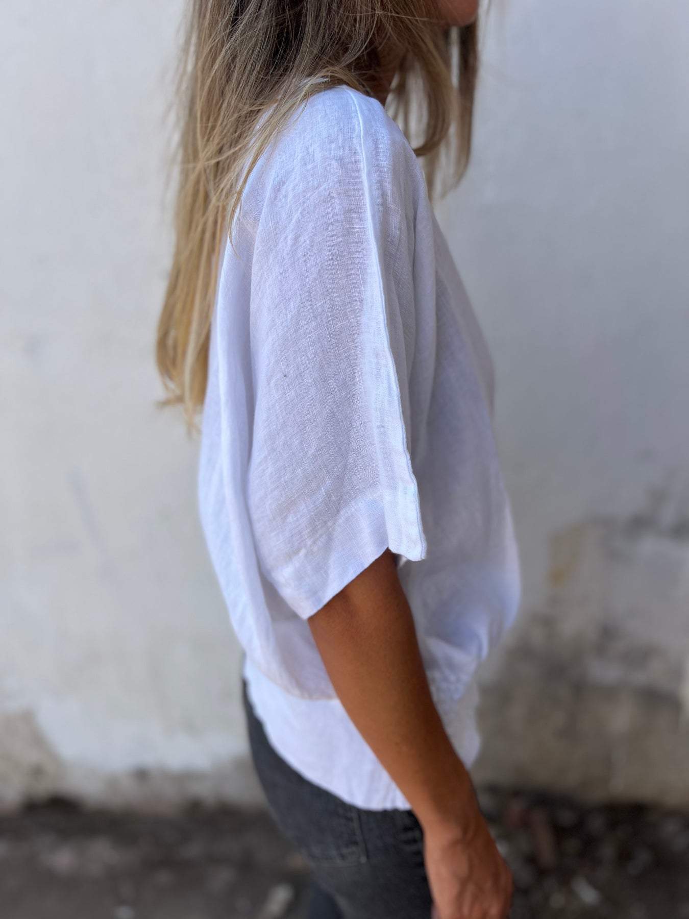 Comfort Fitted V-Neck Tee – Brielle – view 9