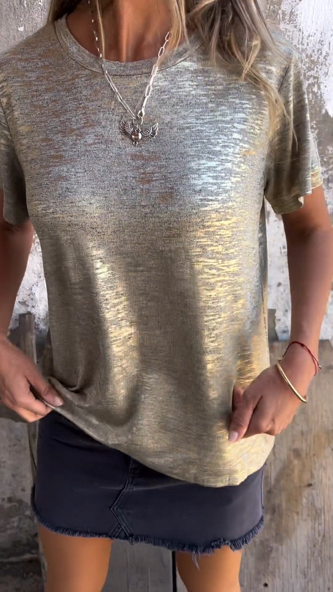 Short-Sleeve Crewneck Tee with Embossed Print – Mercer