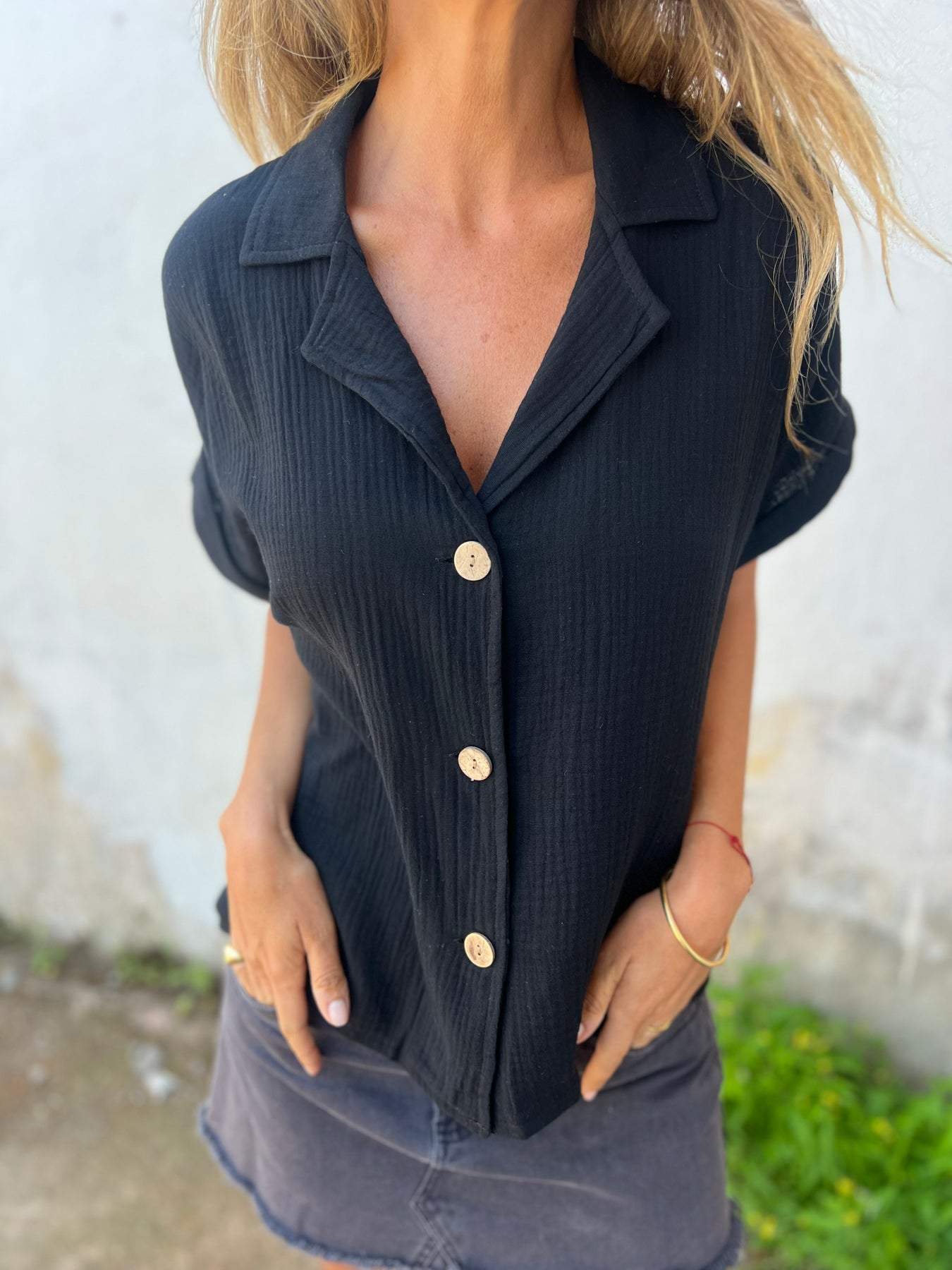 Casual Cotton-Linen Short-Sleeve Blouse with Lapel and Buttons – Maren – Black