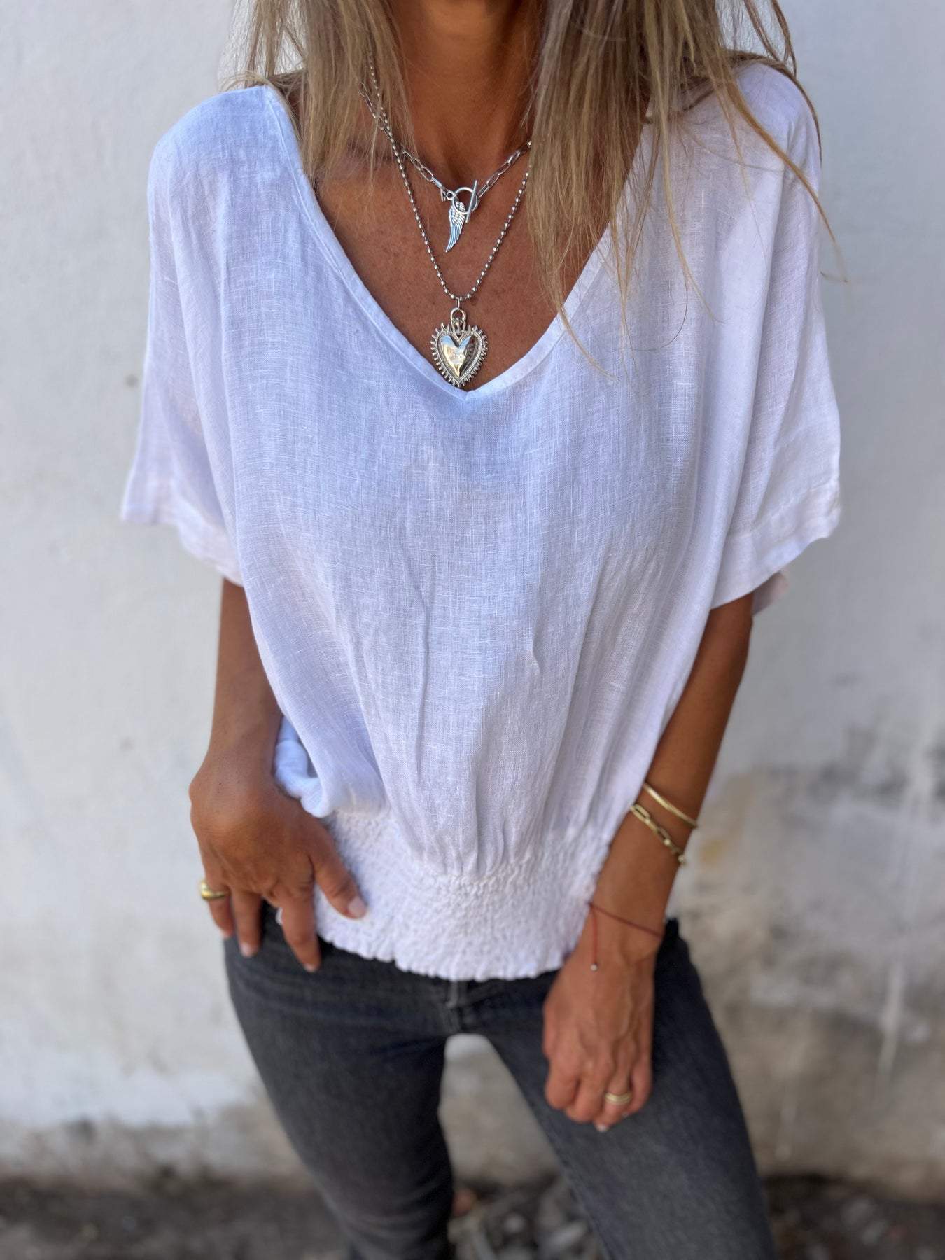 Comfort Fitted V-Neck Tee – Brielle – White