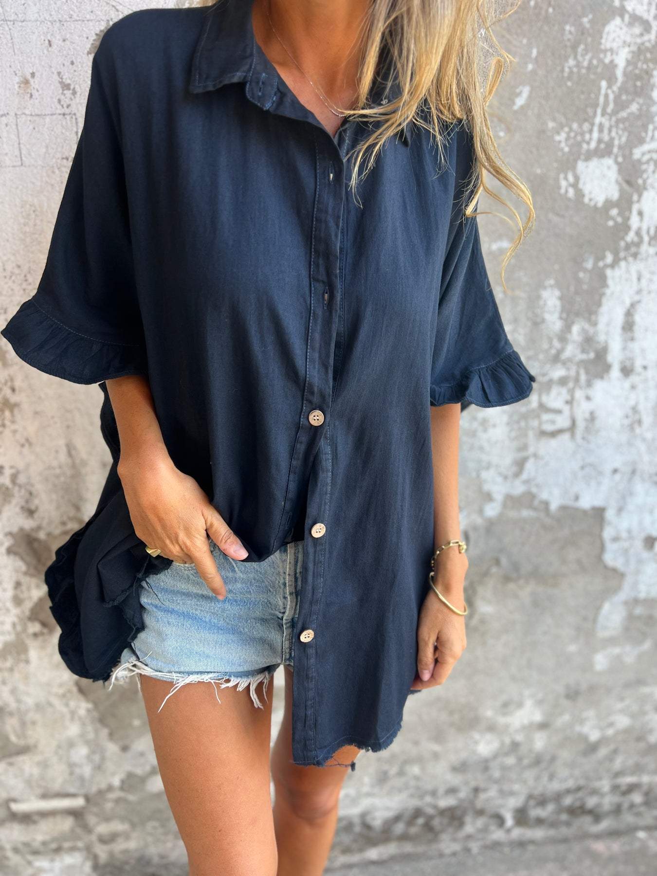 Cotton-Linen Shirt with Scalloped Hem – Amalia
