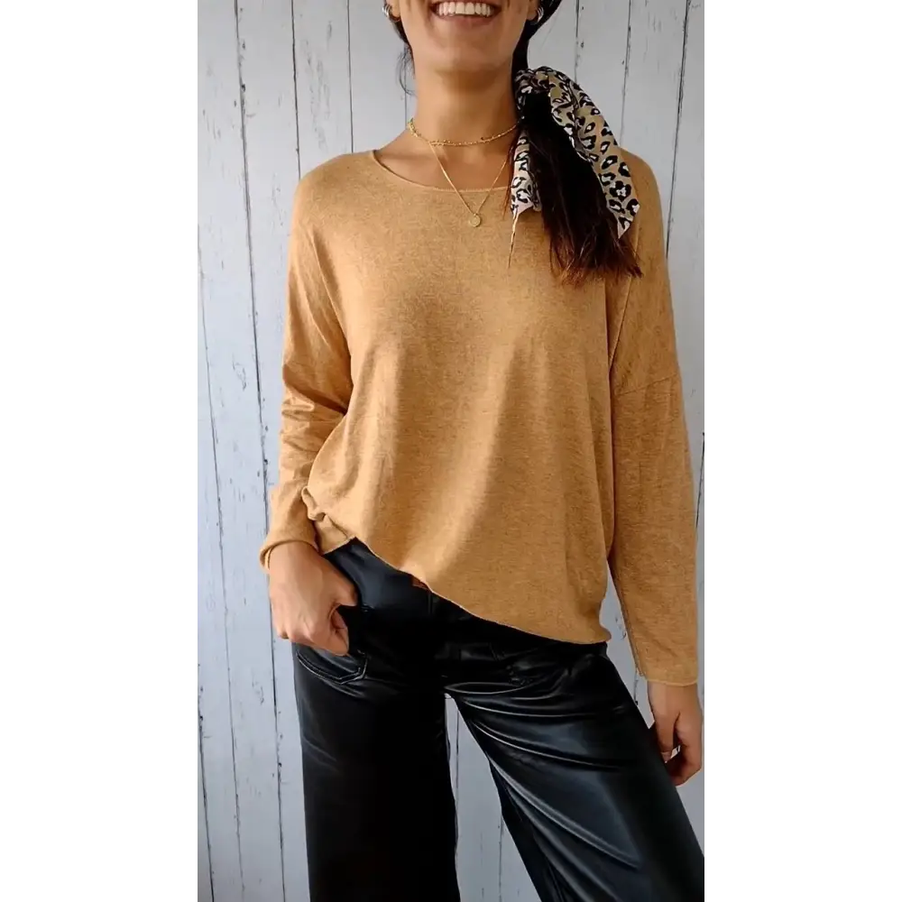 Comfort Long-Sleeve Crewneck Blouse – Brooke – Brown