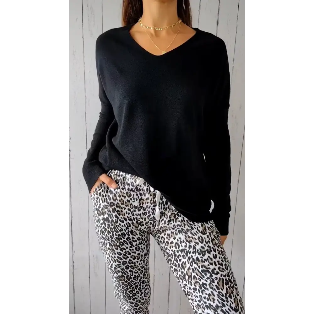 Knit Long-Sleeve V-Neck Blouse – Delia – Black