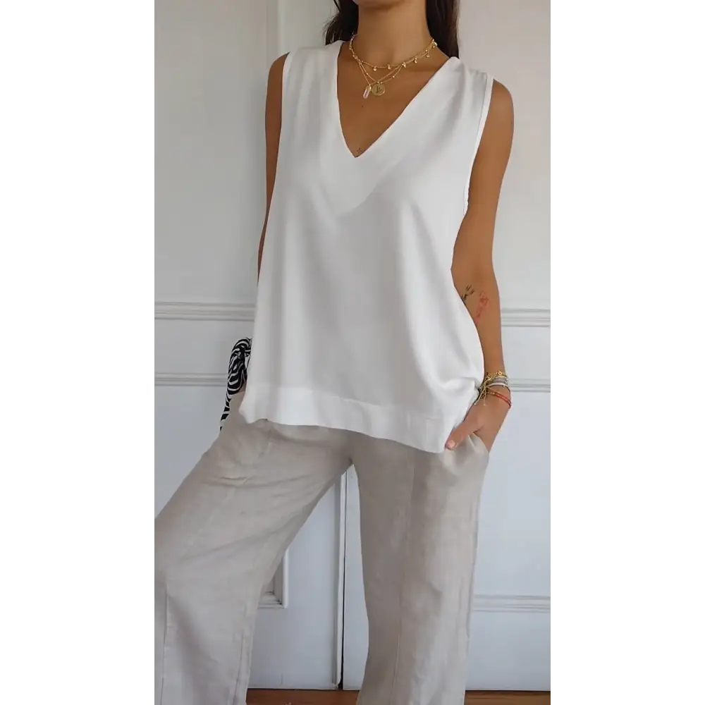 Relaxed Comfort V-Neck Tank – Effie – White