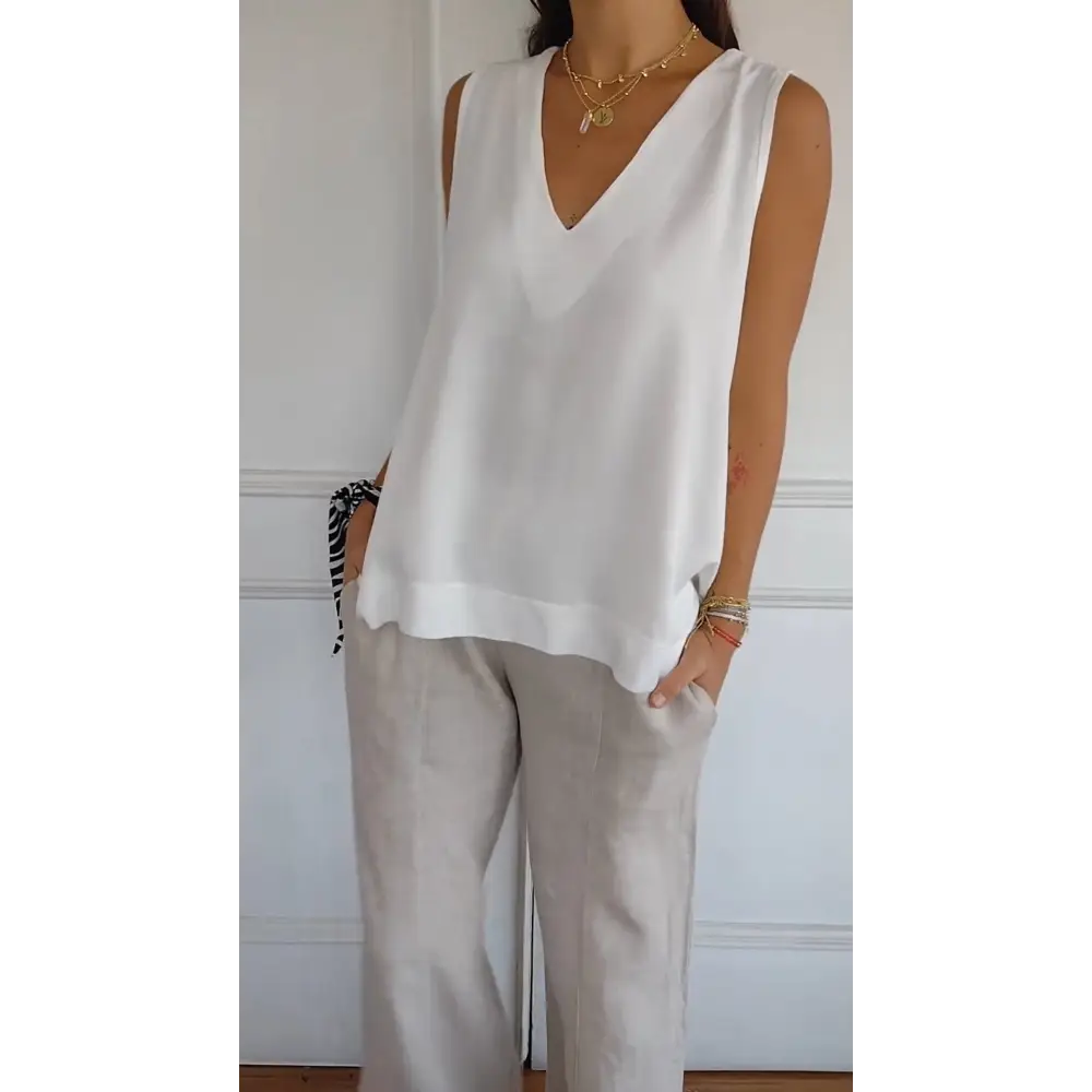 Relaxed Comfort V-Neck Tank – Effie